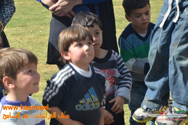 فيديو: صف الفراشات يطير كالفراشات في احضان منتزه عبد الكريم قاسم 